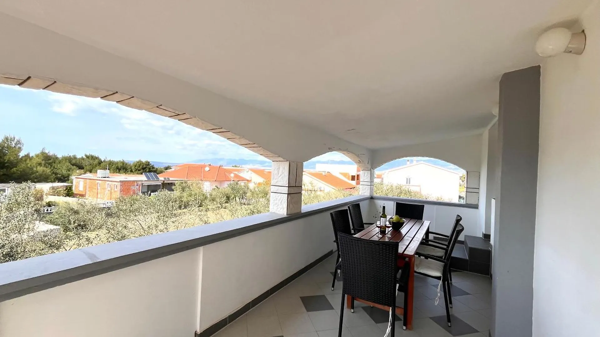 Rosa Apartment Vir
