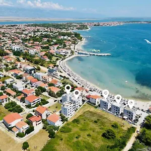 Apartman The, Vir